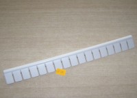 GRZEBIEŃ PÓŁKI NA BUTELKI