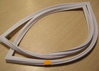 USZCZELKA MAGN.554X682