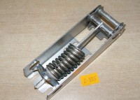 ZAWIAS DRZWI ZE SPRĘŻYNĄ